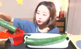 娱乐吃瓜酱招待朋友,与好友共享欢乐时光的秘籍分享
